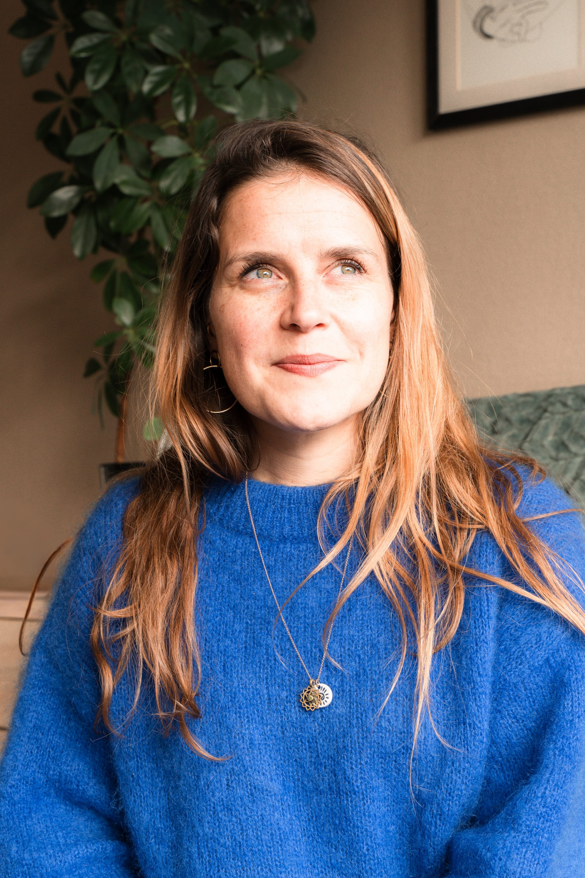 Photo prise en forêt de rennes, sophrologie et nature, yoga posture